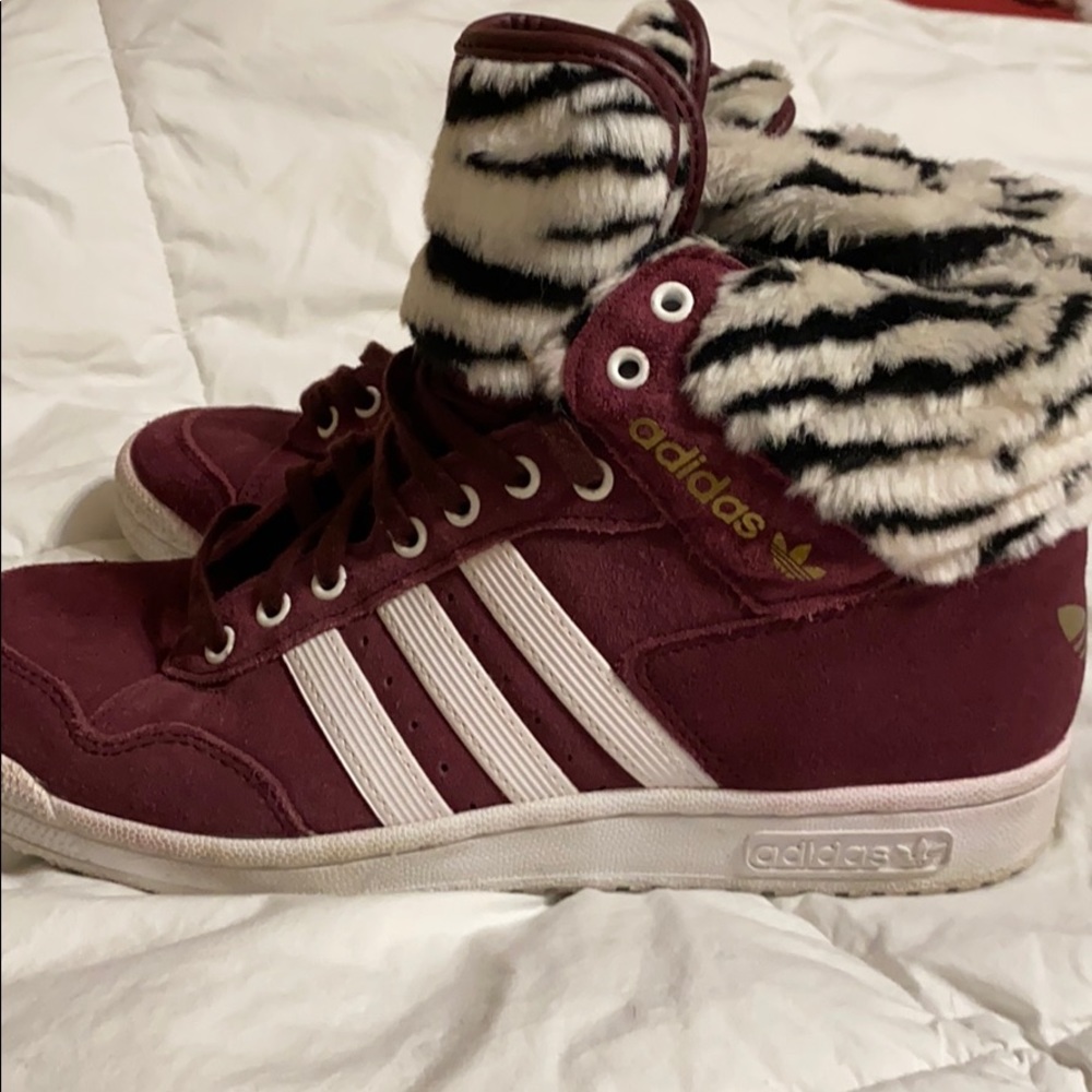 Adidas Sneakers